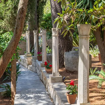 Nada - Unique & Artistic Korčula