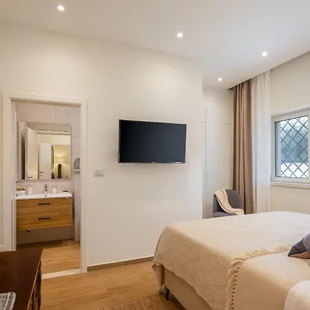 Nada - Unique & Artistic * Korčula