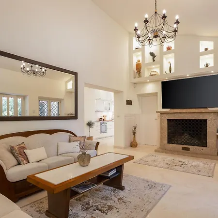 Nada - Unique & Artistic * Korčula