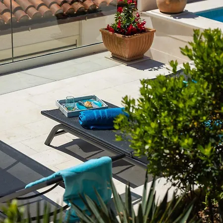 Nada - Unique & Artistic Villa Korčula