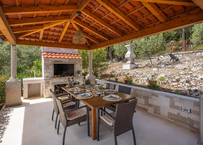 Nada - Unique & Artistic