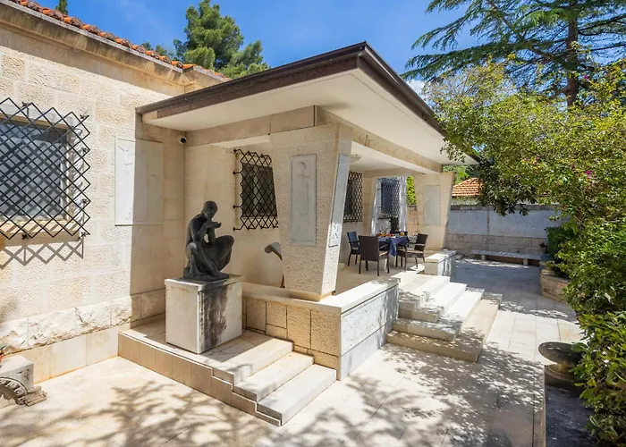 Nada - Unique & Artistic Villa *