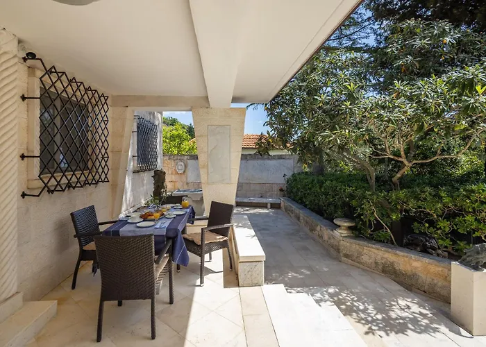 Nada - Unique & Artistic Villa *