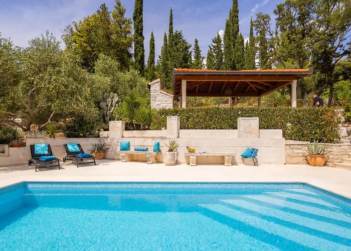 Nada - Unique & Artistic * Korčula