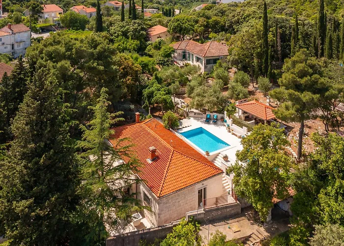 Nada - Unique & Artistic * Κόρτσουλα