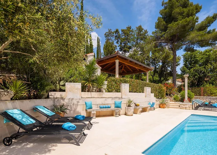 Nada - Unique & Artistic * Κόρτσουλα